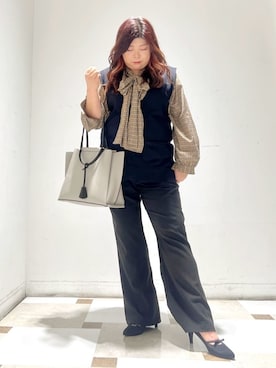 「ESPERANZA（エスペランサ）のリボンポインテッドパンプス（パンプス、ブラック系）」を使った、yumiさん（レディース・162cm）の冬コーディネート