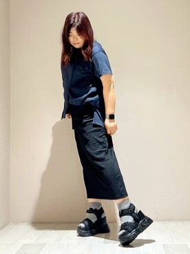 「ESPERANZA（エスペランサ）の厚底バックルスポサン（サンダル、ブラック系）」を使った、yumiさん（レディース・162cm）の秋コーディネート