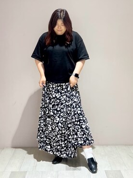 「ESPERANZA（エスペランサ）のスクエアブロックヒールベルトローファー レイン対応（パンプス、ブラック系）」を使った、yumiさん（レディース・162cm）の夏コーディネート