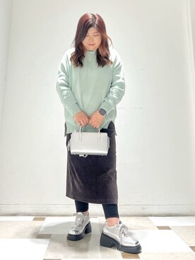 「アイテム（ボストンバッグ、シルバー系）」を使った、yumiさん（レディース・162cm）の冬コーディネート