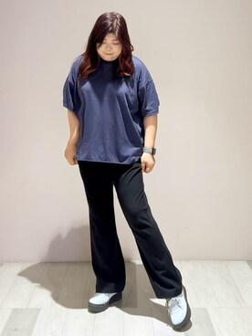 「ESPERANZA（エスペランサ）のミックスシューレーススニーカー（スニーカー、ブルー系）」を使った、yumiさん（レディース・162cm）の秋コーディネート