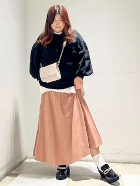 「ESPERANZA（エスペランサ）のチェーン＆パール調モチーフローファー 24SS（パンプス、ブラック系）」を使った、yumiさん（レディース・162cm）の春コーディネート