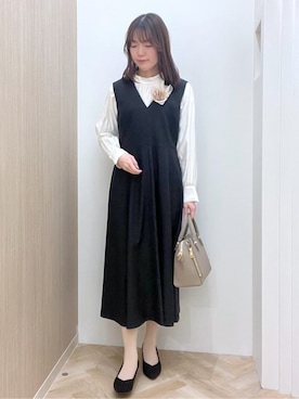 「アイテム（ブローチ/コサージュ、ベージュ系）」を使った、おまつさん（レディース・162cm）の冬コーディネート