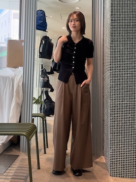 「Lui's（ルイス）の前ギャザーデザイン半袖ニットプルオーバー（Tシャツ/カットソー、ブラック系）」を使った、　kAEDE  さん（レディース・162cm）の春コーディネート