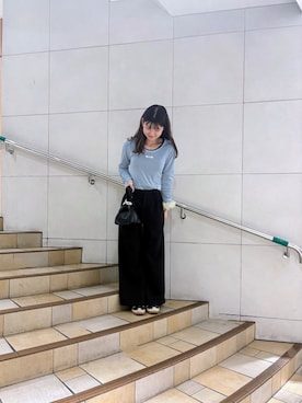 「SENSE OF PLACE by URBAN RESEARCH（センスオブプレイスバイアーバンリサーチ）のUネックピスネームシアートップ（Tシャツ/カットソー、ブラック系）」を使った、kiwaさん（レディース・161cm）の春コーディネート
