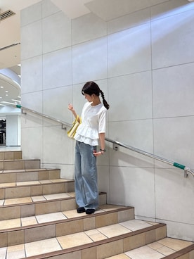 「SENSE OF PLACE by URBAN RESEARCH（センスオブプレイスバイアーバンリサーチ）のフリルペプラムブラウス（シャツ/ブラウス、ホワイト系）」を使った、kiwaさん（レディース・161cm）の春コーディネート