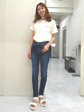 「nissen（ニッセン）の高身長　すごのびストレッチうすカルデニムスキニーパンツ（選べる３レングス）　丈長め・トールサイズ（デニムパンツ、ブラック系）」を使った、やすえ(身長170cm)さん（レディース・170cm）の春コーディネート