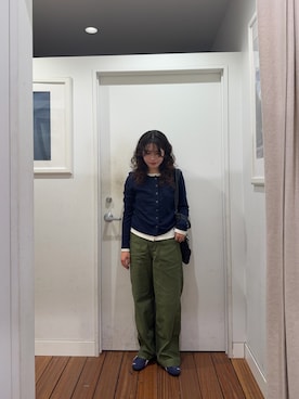 「URBAN RESEARCH Sonny Label（アーバンリサーチサニーレーベル）の汗ジミ防止レイヤードライクカットプルオーバー（Tシャツ/カットソー、ブルー系）」を使った、Misakiさん（レディース・156cm）の秋コーディネート