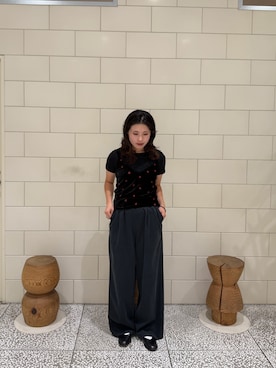 「URBAN RESEARCH（アーバンリサーチ）のエンブロイダリーベロアビスチェ（キャミソール、ブラック系）」を使った、Misakiさん（レディース・156cm）の秋コーディネート