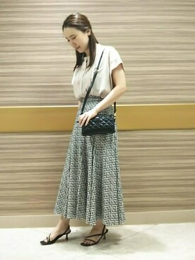 「UNTITLED（アンタイトル）の【大人気！／ゆったり軽い／洗える】フロントタック ジョーゼットシャツ（シャツ/ブラウス、ピンク系）」を使った、51680さん（レディース・155cm）の夏コーディネート