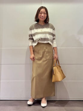 「UNTITLED（アンタイトル）のドライタッチVネックニットプルオーバー（ニット/セーター、ブラウン系）」を使った、tokoさん（レディース）の夏コーディネート