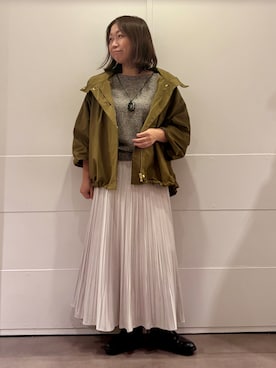 「UNTITLED（アンタイトル）の【撥水/秋羽織り】タフタマウンテンパーカー（ブルゾン、グリーン系）」を使った、tokoさん（レディース）の秋コーディネート