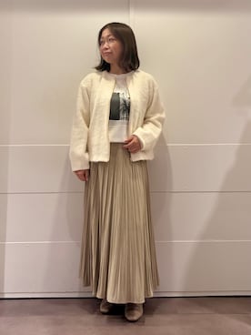 「UNTITLED（アンタイトル）の【軽アウター/秋羽織り】シャギージップカーデ（カーディガン/ボレロ、ホワイト系）」を使った、tokoさん（レディース）の秋コーディネート
