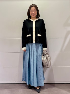 「UNTITLED（アンタイトル）の【米沢素材】リバーシブルドットスカート（スカート、ブルー系）」を使った、tokoさん（レディース）の秋コーディネート