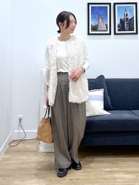「Dessin（デッサン）のフェイクファージレ（ベスト、ホワイト系）」を使った、canaさん（レディース・160cm）の秋コーディネート