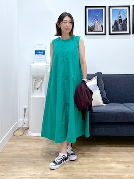 「Dessin（デッサン）の【撥水】Aラインナイロンワンピース（ワンピース、グリーン系）」を使った、吉村佳菜子さんの夏コーディネート