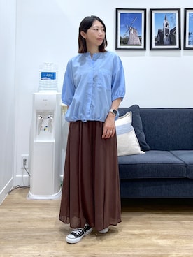 「Dessin（デッサン）の【高通気/セットアップ可】ハーフスリーブドロストシャツブラウス（シャツ/ブラウス、ブルー系）」を使った、吉村佳菜子さんの夏コーディネート