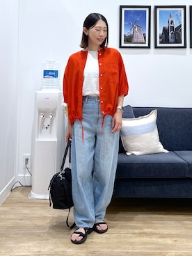 「Dessin（デッサン）の【高通気/セットアップ可】ハーフスリーブドロストシャツブラウス（シャツ/ブラウス、オレンジ系）」を使った、吉村佳菜子さんの夏コーディネート