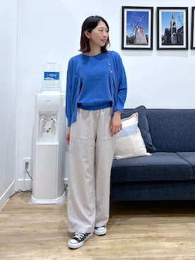 「Dessin（デッサン）の【9色展開/接触冷感/UVカット】ドライタッチサマーニットT（ニット/セーター、ブルー系）」を使った、吉村佳菜子さんの夏コーディネート