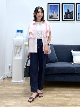 「Dessin（デッサン）の【マシンウォッシャブル】ダブルフリルブラウス（シャツ/ブラウス、ピンク系）」を使った、吉村佳菜子さんの夏コーディネート