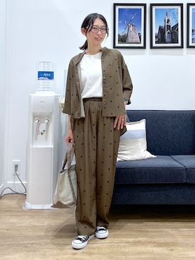 「Dessin（デッサン）の【セットアップ可】ドットプリント イージーパンツ（その他パンツ、グリーン系）」を使った、canaさん（レディース・160cm）の夏コーディネート