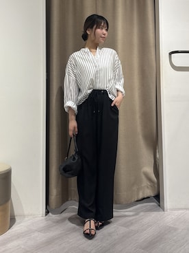 「Jena espace merveilleux(ジェナ エスパスメルヴェイユ)のシアーストライプシャツ(シャツ/ブラウス、ブラック系)」を使った、mmmn0913さん(レディース・160cm)の夏コーディネート