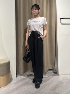 「Jena espace merveilleux(ジェナ エスパスメルヴェイユ)のコンパクトロゴカットソー(Tシャツ/カットソー、グレー系)」を使った、mmmn0913さん(レディース・160cm)の夏コーディネート