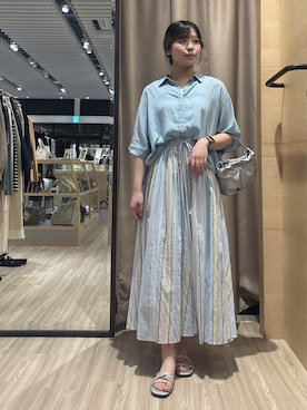 「Jena espace merveilleux(ジェナ エスパスメルヴェイユ)の【抜け感/上品】シアーデニムドルマンシャツ(シャツ/ブラウス、ブルー系)」を使った、mmmn0913さん(レディース・160cm)の夏コーディネート