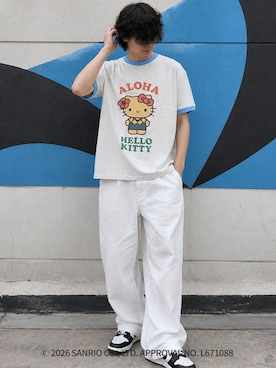 「aimoha（アイモハ）のHOOK -original-　サンリオキャラクターズ コラボ バイカラープリントリンガーTシャツ（Tシャツ/カットソー、グレー系）」を使った、HOOK officialさん（メンズ・170cm）の夏コーディネート