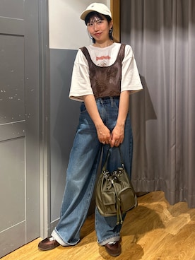 「Right-on（ライトオン）のOther(ソノタ)【ＰＯＰＹＥ】グラフィックプリントＴシャツ（Tシャツ/カットソー、ホワイト系）」を使った、阿部みかさんの春コーディネート
