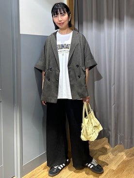 「Right-on（ライトオン）のカットジャガードパンツ（その他パンツ、ブラック系）」を使った、阿部みかさんの夏コーディネート