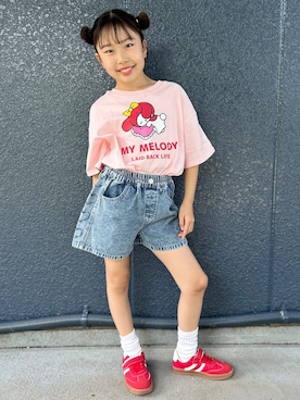 「Right-on（ライトオン）のOther(ソノタ)「サンリオキャラクターズ」プリントＴシャツ（Tシャツ/カットソー、ピンク系）」を使った、阿部みかさんの夏コーディネート