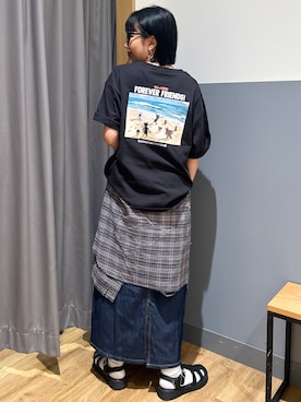 「Right-on（ライトオン）の【トムとジェリー】プリントTシャツ（Tシャツ/カットソー、ブラック系）」を使った、阿部みかさんの夏コーディネート
