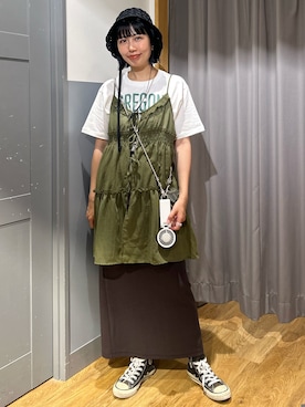 「Right-on（ライトオン）のHONEYSUCKLE ROSE(ハニーサックルローズ)アソートグラフィックＴシャツ（Tシャツ/カットソー、ホワイト系）」を使った、阿部みかさんの春コーディネート