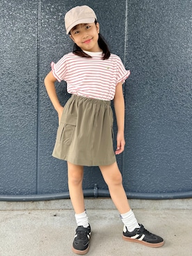 「Right-on（ライトオン）のVIVIAN BLUE(ヴィヴィアンブルー)ボーダープリントフリルＴシャツ（Tシャツ/カットソー、レッド系）」を使った、阿部みかさんの夏コーディネート