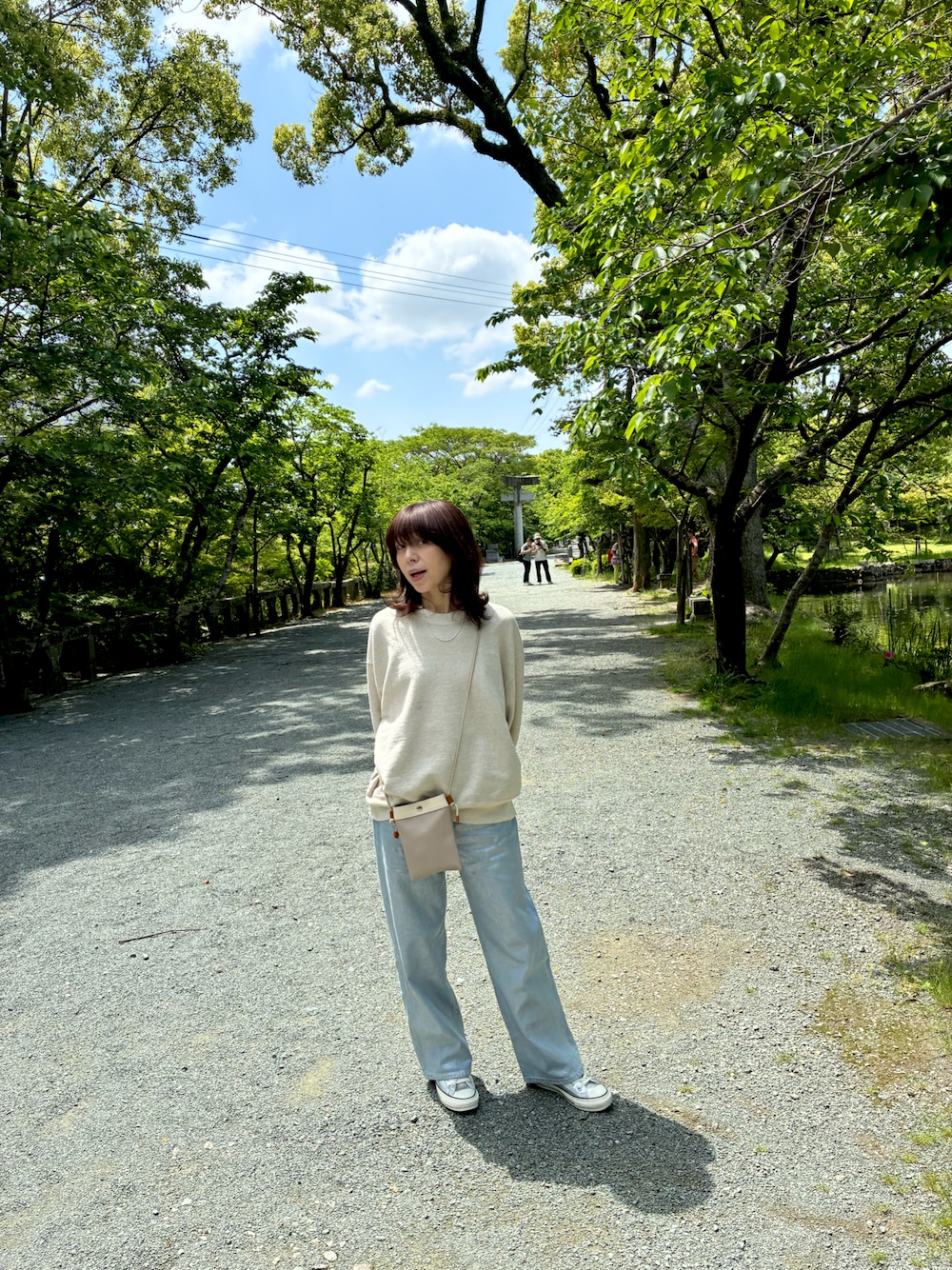 「BEAMSのアイテム（デニムパンツ、その他）」を使った、kuropyさん（レディース・154cm）の春コーディネートの1枚目の写真