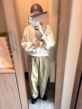 「TOMORROWLAND （トゥモローランド）のコットンキャンバス ツータックワイドパンツ（その他パンツ、グリーン系）」を使った、tsuigekin0otsuboneさん（レディース・165cm）の春コーディネート