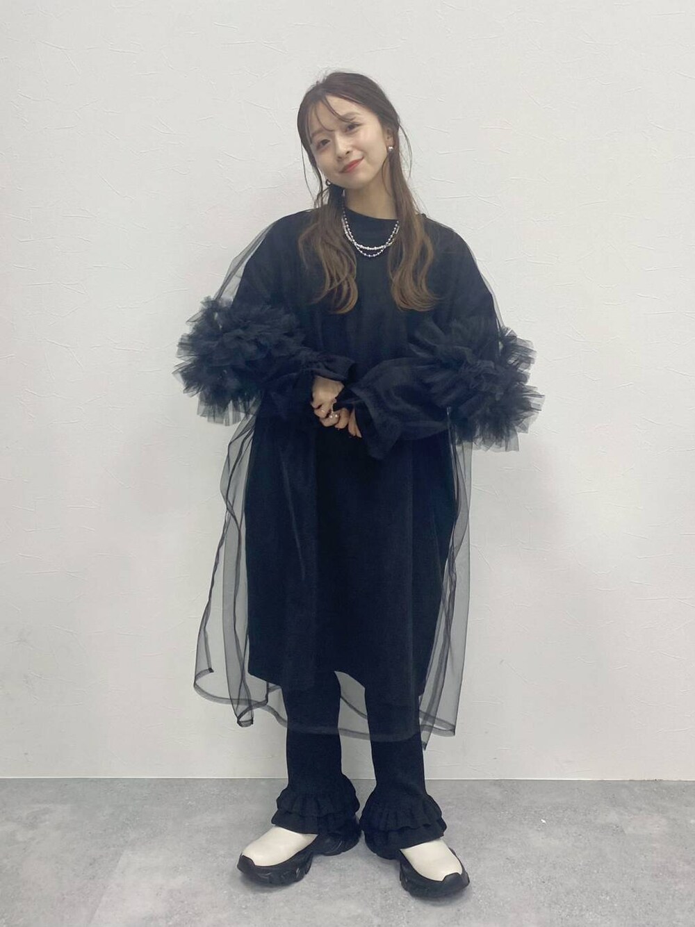 「ローリーズスタイル_LOWRYS FARM、低身長、キッズ服、ジュニア/ティーンズ、ワントーン、ブーツ、ワンピース」｜「LOWRYS FARMのニットソックススニーカーブーツ　981776（ブーツ、ホワイト系）」を使った、rinangoさん（レディース・146cm）の冬コーディネートの1枚目の写真
