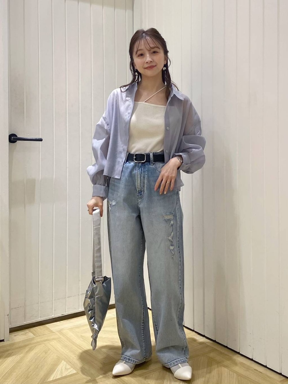 「LOWRYS FARMのシアーブーツ　100495（ブーツ、ホワイト系）」を使った、rinangoさん（レディース・146cm）の春コーディネートの1枚目の写真