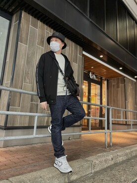 「ISAMU KATAYAMA BACKLASH（イサムカタヤマバックラッシュ）のアイテム（デニムパンツ）」を使った、Koutaro Makitaさん（メンズ・168cm）の冬コーディネート