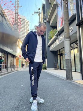 「grounds（グラウンズ）のgrounds / グラウンズ/JEWELRY/ logo knit gray white x ice gray sole（スニーカー、ホワイト系）」を使った、Koutaro Makitaさん（メンズ・168cm）の夏コーディネート