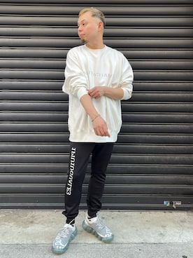 「grounds（グラウンズ）のgrounds / グラウンズ/JEWELRY/ logo knit gray white x ice gray sole（スニーカー、ホワイト系）」を使った、Koutaro Makitaさん（メンズ・168cm）の夏コーディネート