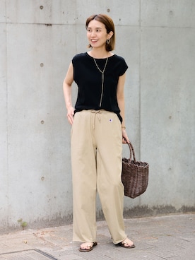 「FRAMeWORK（フレームワーク）のCHAMPION/チャンピオン 別注16S/1 JERESY easy PANTS（その他パンツ、ベージュ系）」を使った、tomoさん（レディース・165cm）の夏コーディネート
