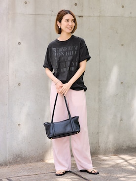 「FRAMeWORK（フレームワーク）のアイテム（スラックス）」を使った、tomoさん（レディース・165cm）の春コーディネート
