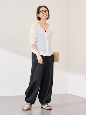 「FRAMeWORK（フレームワーク）のアイテム（パンツ）」を使った、tomoさん（レディース・165cm）の春コーディネート