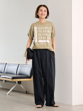 「FRAMeWORK（フレームワーク）のアイテム（パンツ）」を使った、tomoさん（レディース・165cm）の春コーディネート
