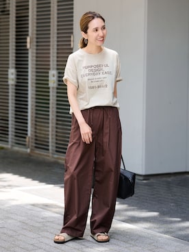 「FRAMeWORK（フレームワーク）のアイテム（パンツ）」を使った、tomoさん（レディース・165cm）の夏コーディネート