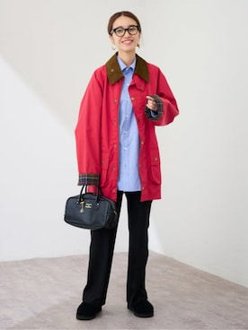 「アイテム（その他アウター、レッド系）」を使った、tomoさん（レディース・165cm）の秋コーディネート