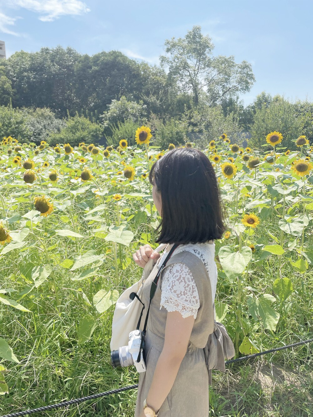 「ラクチンコーデ、カジュアル、低身長コーデ、デート」｜「GUのアイテム（オールインワン・サロペット、ベージュ系）」を使った、maru🌼ochibiさん（レディース・150cm）の夏コーディネートの1枚目の写真