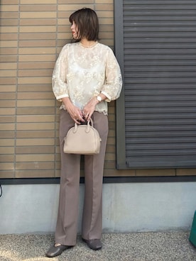「刺繍」｜「アイテム（その他トップス）」を使った、miho🅰ニコさん（レディース・165cm）の秋コーディネート